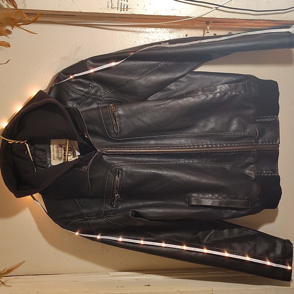 Route 66 leather jacket size Medium mens. Color black with liner. - Picture 8 of 8